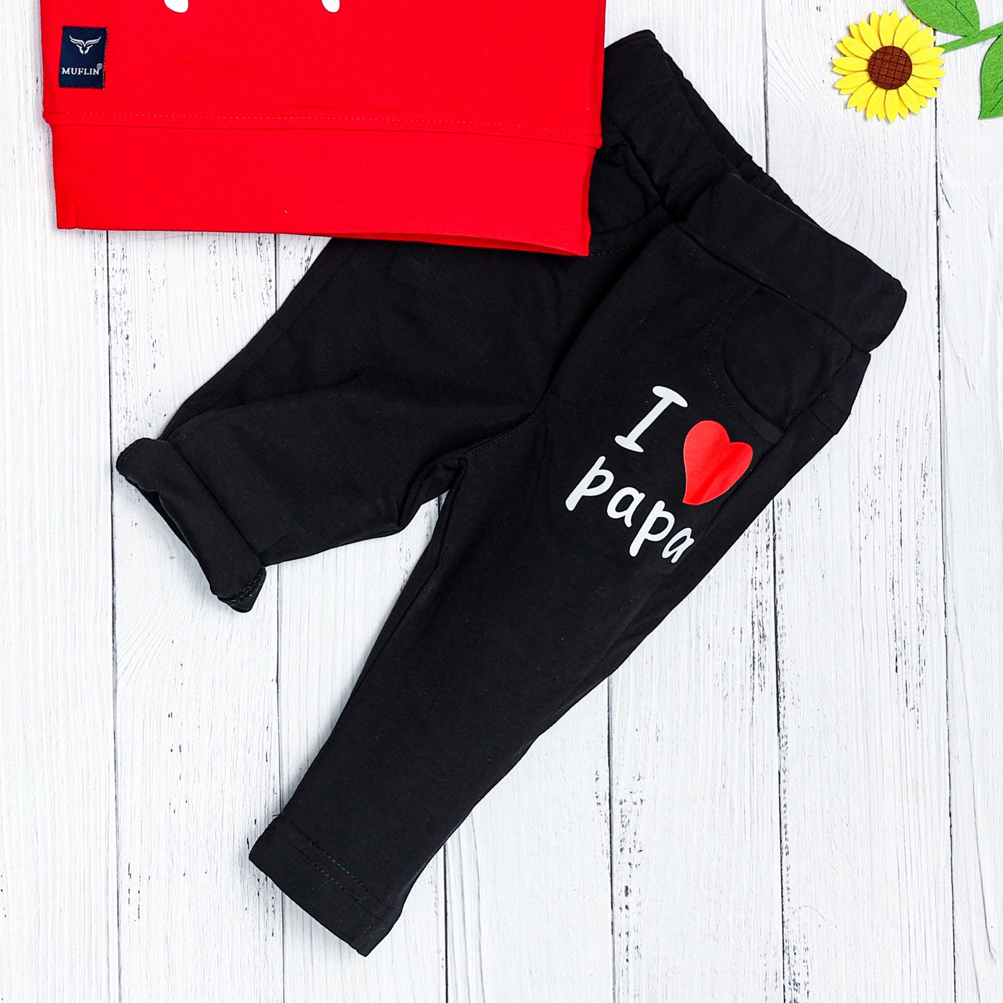 Boy's Set of Red T-shirt and Black Pants With I Love Papa Print