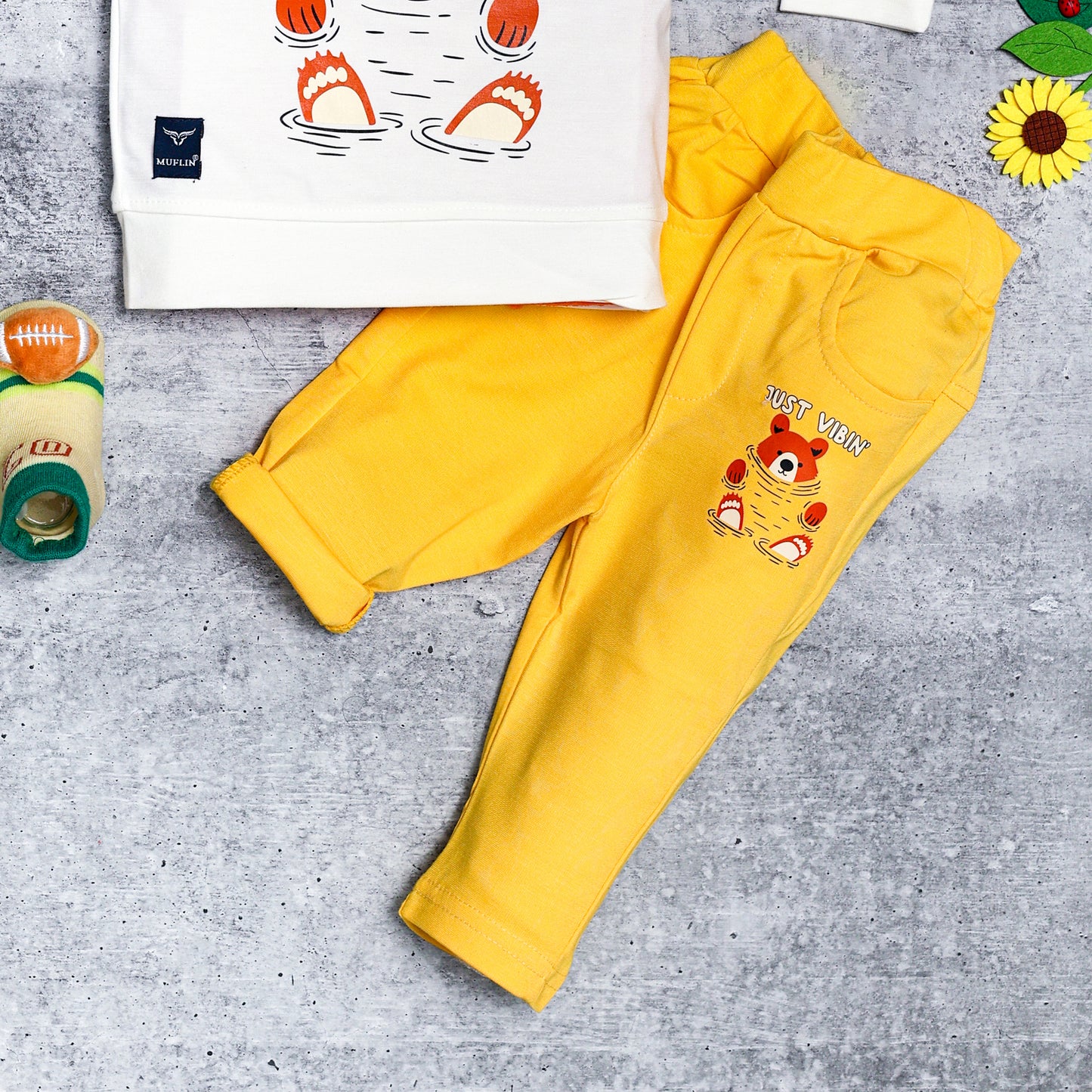 Boy's Set of White T-shirt and Yellow Pants With Cute Bear Print