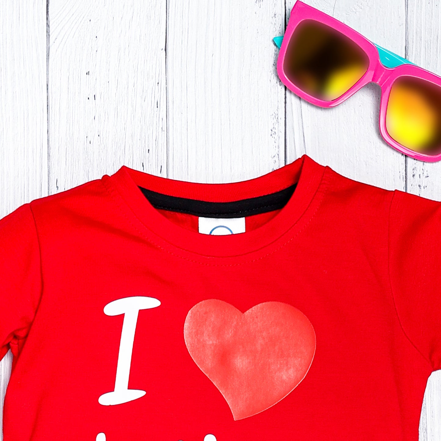 Boy's Set of Red T-shirt and Black Pants With I Love Papa Print